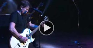 George Thorogood and The Destroyers - Rockin' My Life Away