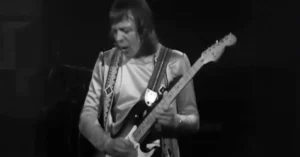Robin Trower – Too Rolling Stoned