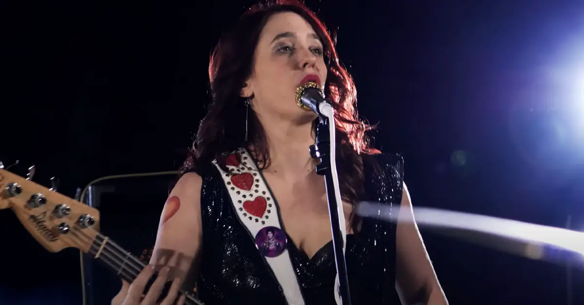 Danielle Nicole – Cry No More
