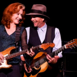 Bonnie Raitt & Roy Rogers – Gnawin’ On It