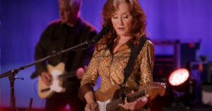 Bonnie Raitt - Love Letter