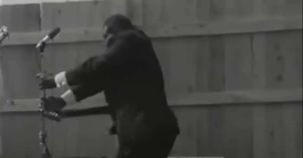 Howlin’ Wolf – If You Hear Me Howlin’