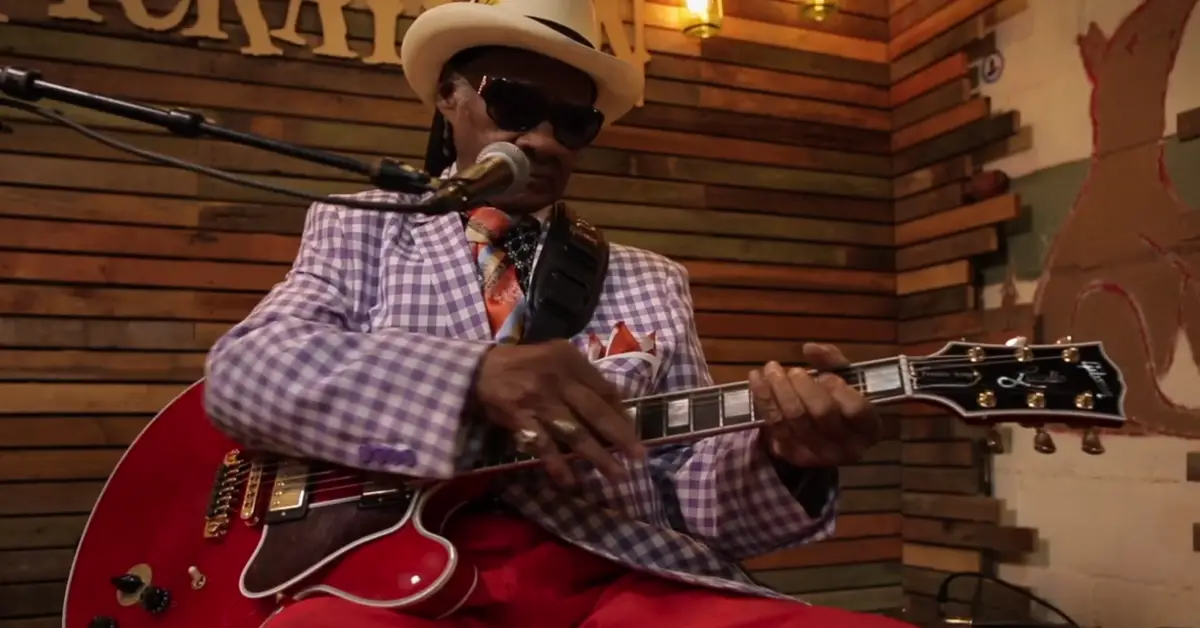 Little Freddie King – Walkin With Freddie