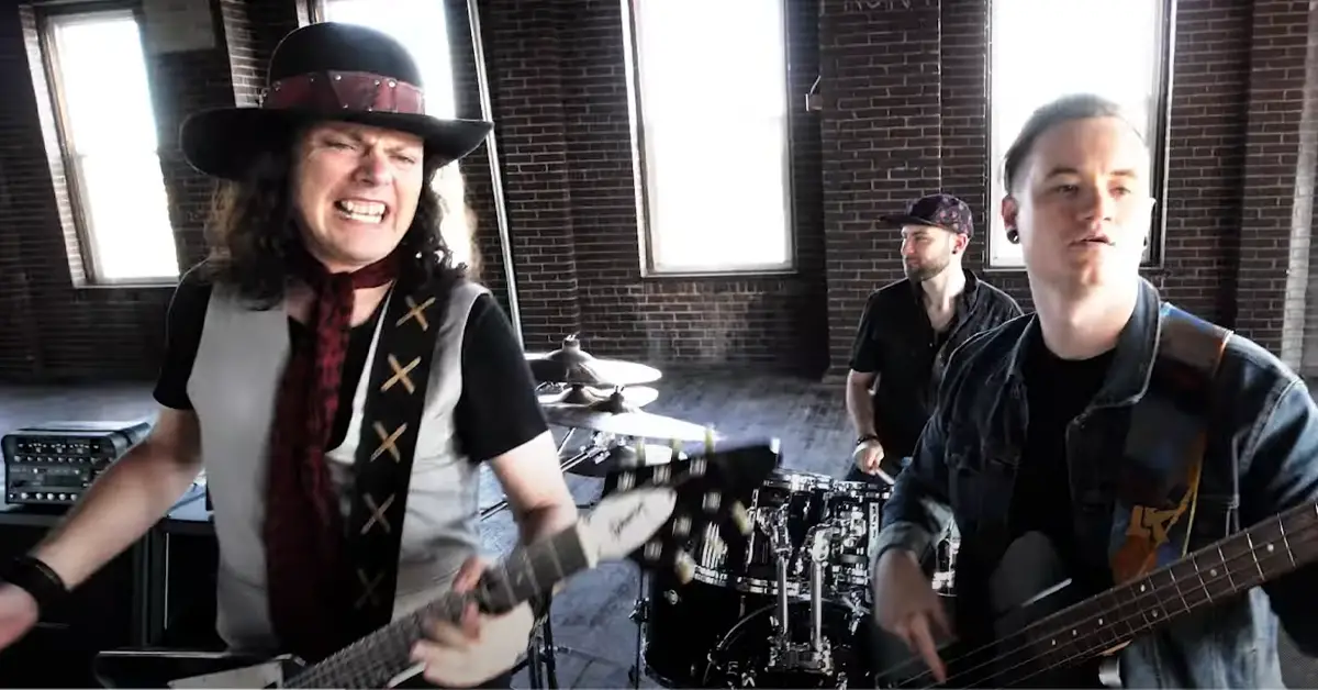 Anthony Gomes – Make A Good Man (Wanna Be Bad)