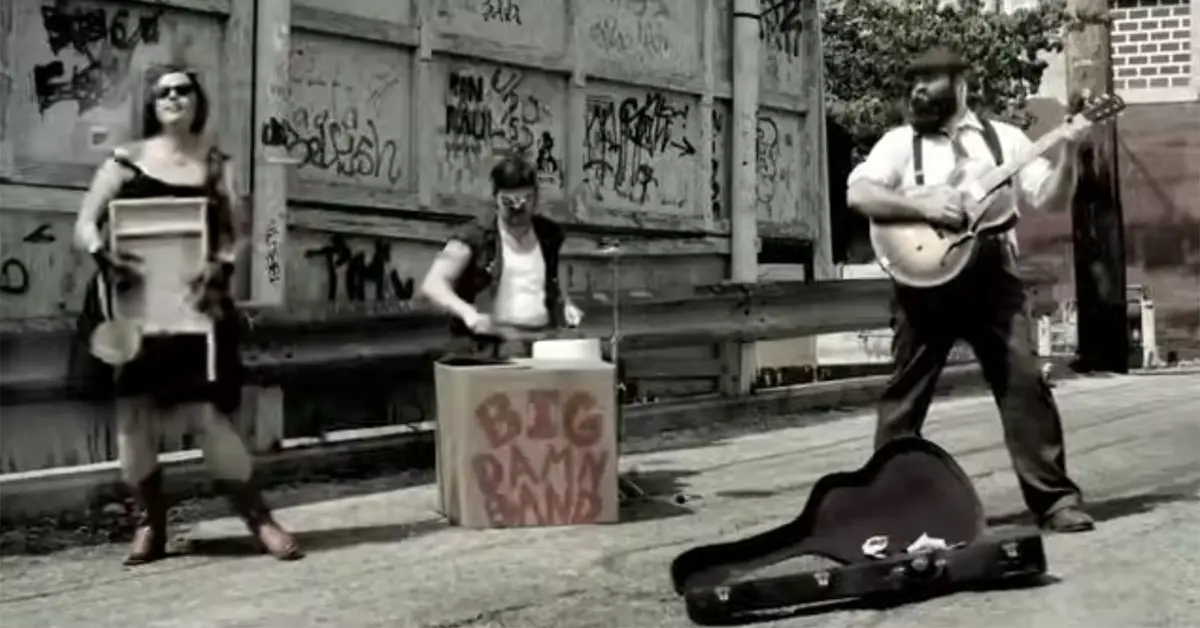 The Reverend Peyton’s Big Damn Band – Devils Look Like Angels